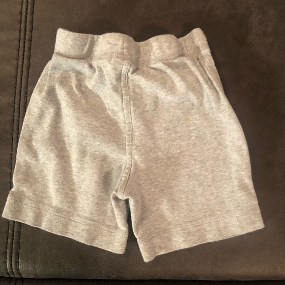 3 Pairs of Shorts, Carters & Thomas the Train - Picture 8 of 11